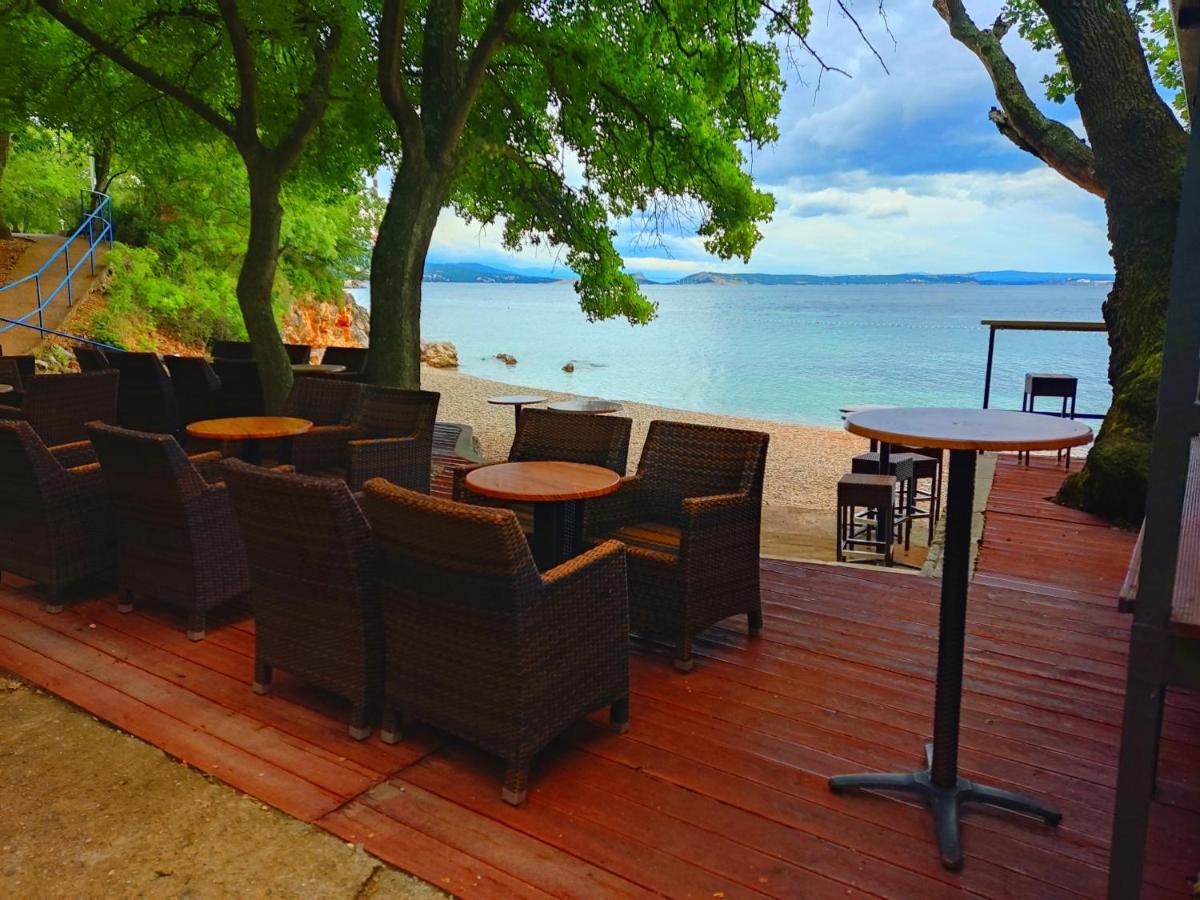 Apartman Pelcic,With Wifi And Free Parking กอสเตรนา ภายนอก รูปภาพ